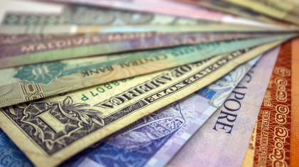 Geldscheine Währungen Dollar Scheine Finanzberater in Karlsruhe Baidenger Finanzberatung GmbH